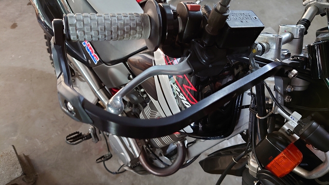 おバイクの作法［SL230 ZETAプロアーマーハンドガード取付］ | HSK-WORKS