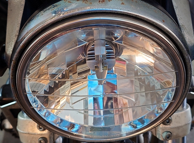 X4　ヘッドライト